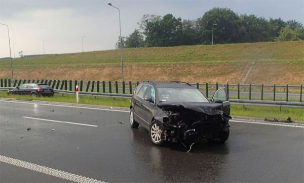 Dvě jednotky hasičů z Moravskoslezského kraje vyjely na polskou dálnici A1 k dopravní nehodě