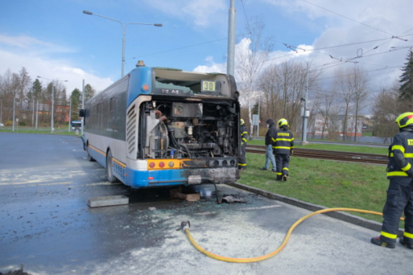 Na ostravském terminálu Hranečník hořel autobus
