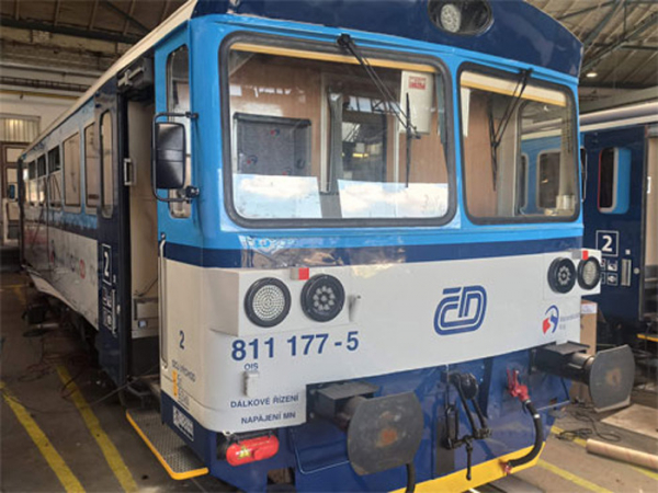 Obnova vlaků v Moravskoslezském kraji pokračuje, třetina modernizovaných motoráků už předána