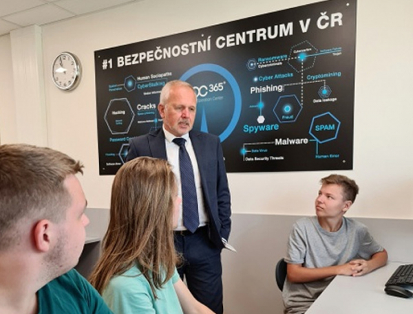 Ostravská střední škola teleinfomatiky má nové centrum kybernetické bezpečnosti