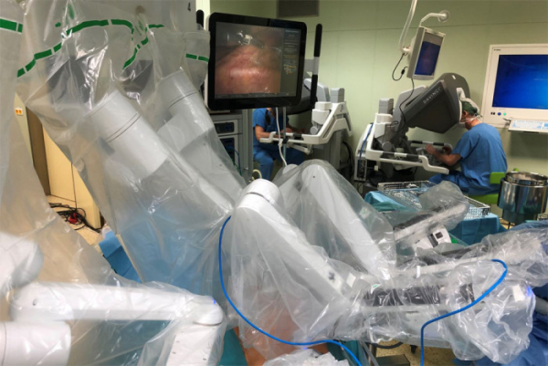 Fakultní nemocnice Ostrava má jako druhá v České republice robotický operační systém