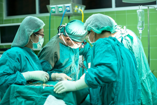 Základy chirurgického šití: Co by měl každý lékař vědět