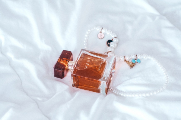 Tajemství vůně - objevte kouzlo orientálních parfémů