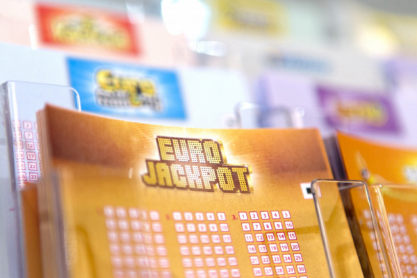 Nejoblíbenější loterií v Česku je stále Sportka a Eurojackpot. Milionové výhry si od Sazky odneslo vloni 382 lidí